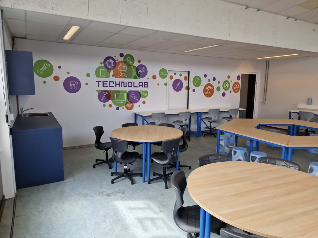 Foto-Lindecollege-Technolab-Buss-2-1024x767