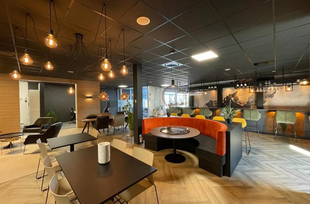 De nieuwe ontmoetingsruimte ingericht anno 2021